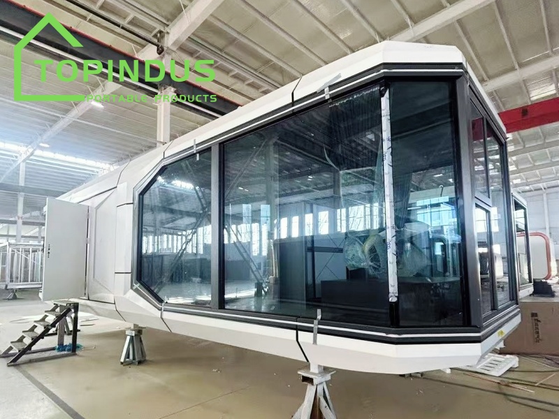 Cápsulas espaciais abrigam materiais duráveis ​​e resistência a tempestades.